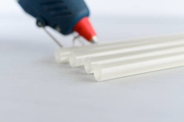 White hot melt glue sticks - Image 3