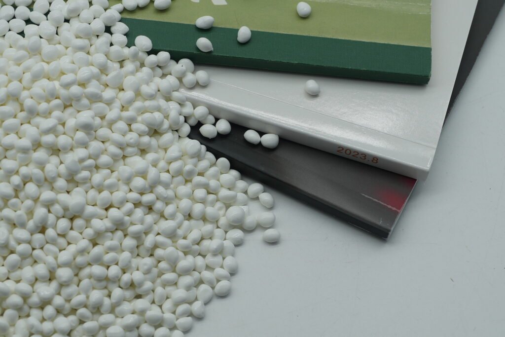 White EVA best bookbinding glue , sample test on paper sheets